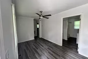 5552 Lakeside Dr, Union City, GA 30291 - Photo 3