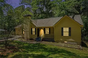 4827 Oakwood Ct, Loganville, GA 30052 - Photo 3
