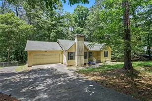 4827 Oakwood Ct, Loganville, GA 30052 - Photo 3