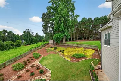 933 Hawk Creek Trail, Lawrenceville, GA 30043 - Photo 45