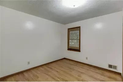 9625 Manor Lane, Gainesville, GA 30506 - Photo 13