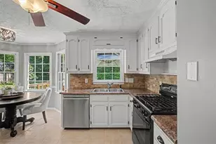 1919 McEachern Manor Dr SW, Marietta, GA 30064 - Photo 17