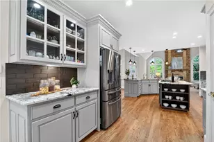 10640 N Edgewater Pl, Johns Creek, GA 30097 - Photo 11