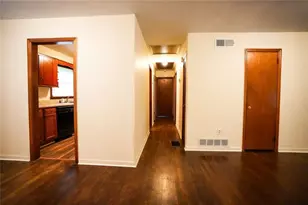 7598 Connell Dr, Jonesboro, GA 30236 - Photo 9