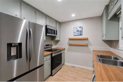 16 Holly Downs Court NW, Atlanta, GA 30318 - Photo 9