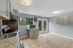 3071 Colonial Way, Atlanta, GA 30341 - Photo 9