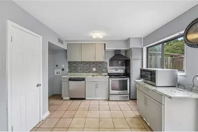 3071 Colonial Way #H, Atlanta, GA 30341 - Photo 7