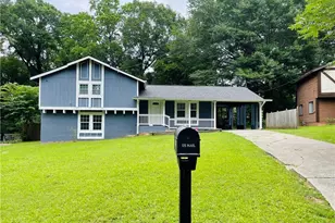 9006 Gatewood Dr, Jonesboro, GA 30238 - Photo 3