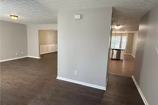 6424 Castle Ct Way, Lithonia, GA 30058 - Photo 7