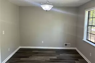 3745 Londonderry Ct, Lithonia, GA 30038 - Photo 5