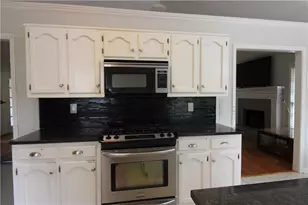 3374 Mosswood Ln, Rex, GA 30273 - Photo 5