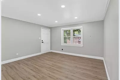 3510 Roswell Road NW #E2, Atlanta, GA 30305 - Photo 3
