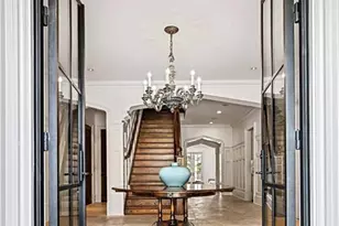 369 Pine Tree Dr NE, Atlanta, GA 30305 - Photo 11