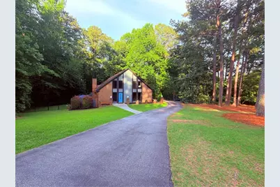 1605 Saint Tropez Way, Atlanta, GA 30350 - Photo 3