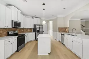 7985 Snapwell Dr, Fairburn, GA 30213 - Photo 9