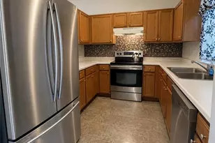 828 Tradd Ct, Stone Mountain, GA 30087 - Photo 5
