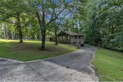 6238 Forrest Avenue, Union City, GA 30291 - Photo 5