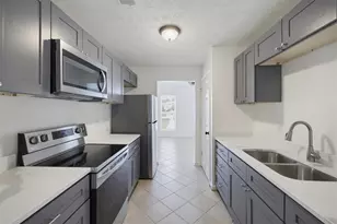 1324 Hollenbeck Ln, Riverdale, GA 30296 - Photo 9