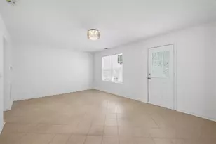 1324 Hollenbeck Ln, Riverdale, GA 30296 - Photo 11