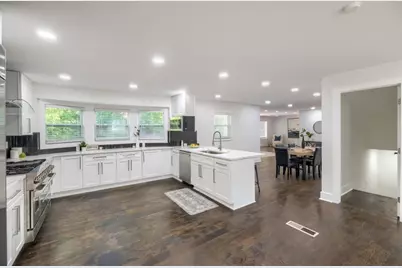 2368 Fenhurst Place, Dunwoody, GA 30338 - Photo 9