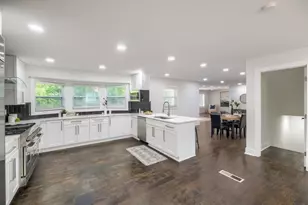 2368 Fenhurst Pl, Dunwoody, GA 30338 - Photo 9