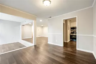 346 Carpenter Dr, Atlanta, GA 30328 - Photo 9