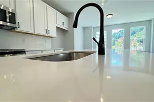 1475 Creekside Cir NW, Atlanta, GA 30318 - Photo 5
