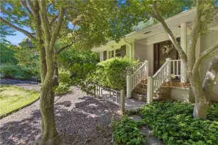 4590 Dudley Ln, Atlanta, GA 30327 - Photo 7