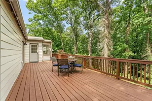 1730 Bridgeport Dr NE, Atlanta, GA 30329 - Photo 23