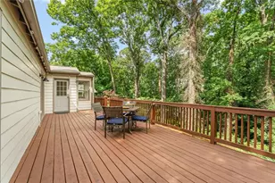 1730 Bridgeport Dr NE, Atlanta, GA 30329 - Photo 23