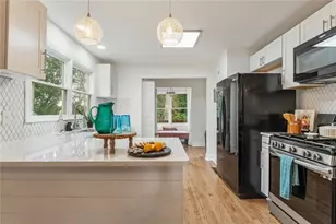 1730 Bridgeport Dr NE, Atlanta, GA 30329 - Photo 11