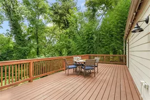 1730 Bridgeport Dr NE, Atlanta, GA 30329 - Photo 21