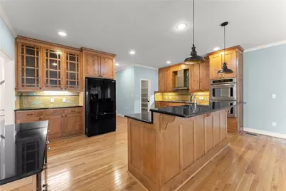 6277 Lakeview Drive, Buford, GA 30518 - Photo 13