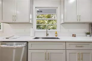 180 E Greenwood Dr, Carrollton, GA 30117 - Photo 3