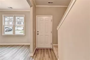 2776 Laurel Ridge Cir, East Point, GA 30022 - Photo 5