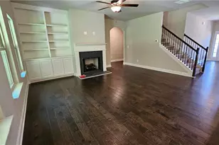 1006 Lakeview Oaks Ct, Grayson, GA 30017 - Photo 3