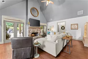 686 Lake Crest Dr, Jefferson, GA 30549 - Photo 9