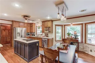 2521 Stone Dr SW, Lilburn, GA 30047 - Photo 15