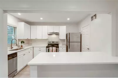 7500 Roswell Road #47, Sandy Springs, GA 30350 - Photo 17