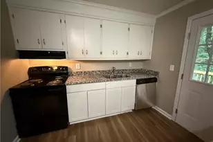 3945 Fraser Cir, Gainesville, GA 30506 - Photo 3