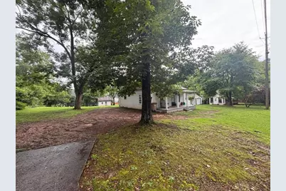 155 West Jackson Street, Hoschton, GA 30548 - Photo 3