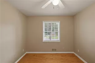 2319 Collier Dr, Decatur, GA 30032 - Photo 11