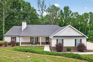 561 Oconee Ln, Commerce, GA 30529 - Photo 1