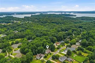 6353 Chestnut Pkwy, Flowery Branch, GA 30542 - Photo 5