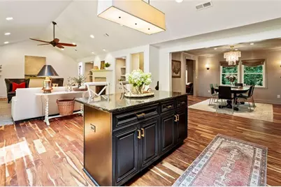 5680 Lake Forrest Drive NW, Sandy Springs, GA 30342 - Photo 15