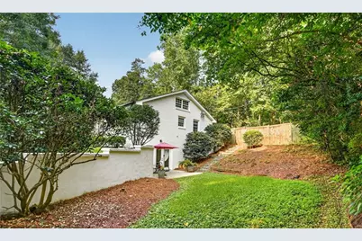 5680 Lake Forrest Drive NW, Sandy Springs, GA 30342 - Photo 35