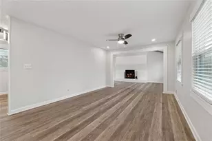 1573 Deerwood Ln, Acworth, GA 30102 - Photo 3