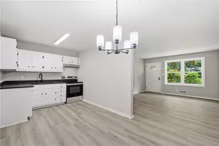 4913 Bartlett Rd, Forest Park, GA 30297 - Photo 9