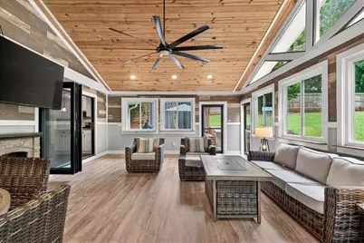 505 Wyncourtney Drive, Sandy Springs, GA 30328 - Photo 9