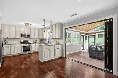 505 Wyncourtney Drive, Sandy Springs, GA 30328 - Photo 3